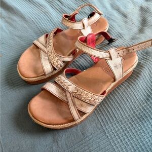 Women's Tan Sandals